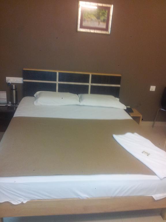 Hotel Srm Grands Chennai Room photo